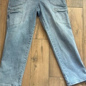 Blue Ankle Cropped Jeans with Faded Denim